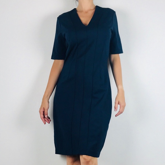 Brooks Brothers Dresses & Skirts - NWOT Brooks Brothers seamed front s/s dress